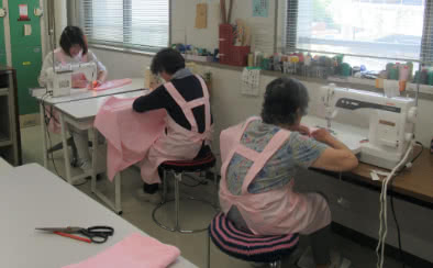 縫製・補修などのミシン作業