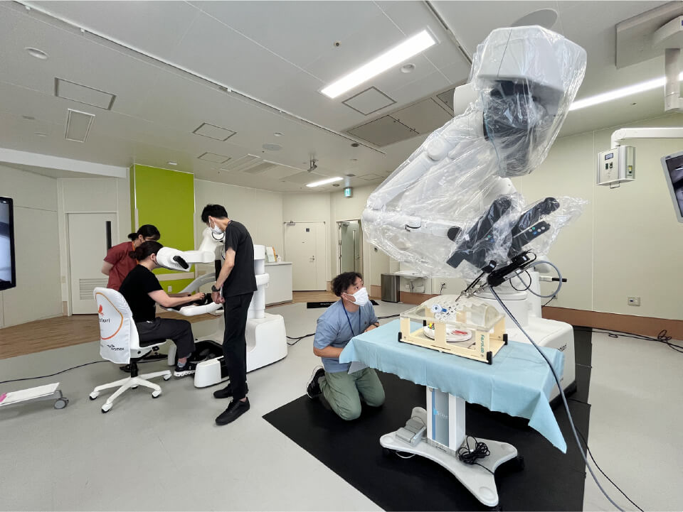 手術支援ロボットhinotori